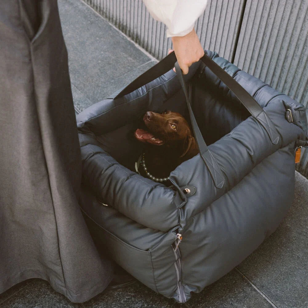 Winter Pet Outing Lathe Luxury Faux Leather Dog Car Seat/Cat Car Bed/Booster Bed Pet Booster Car Seat Comfortable Cat Travel Bed
