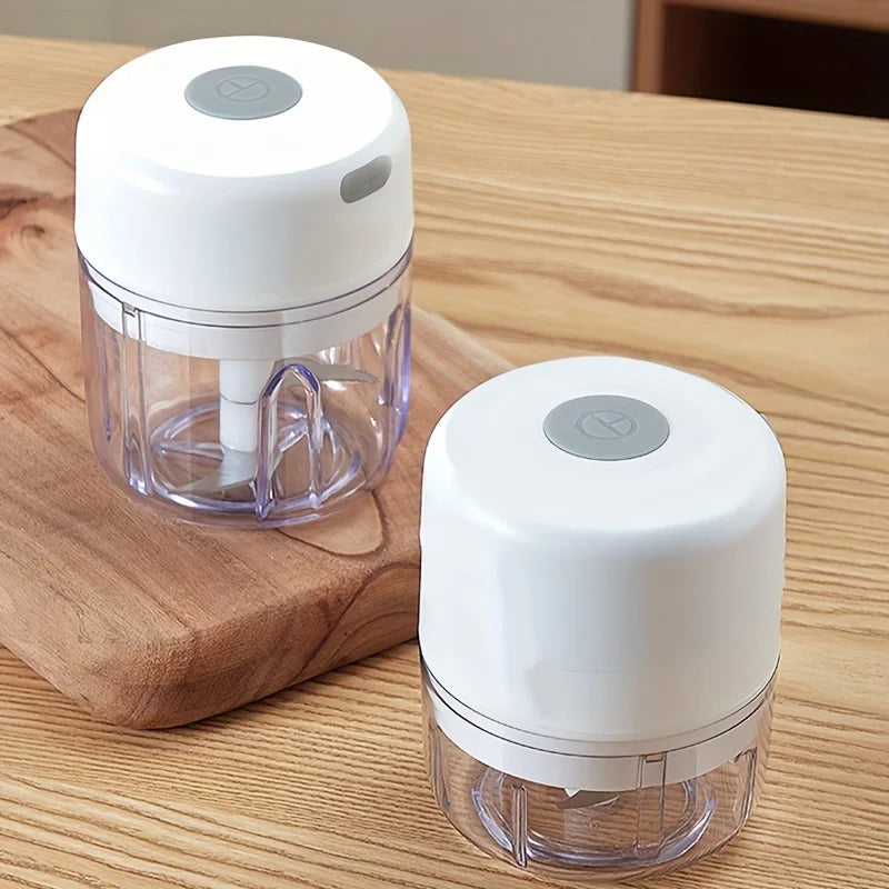 250ml Mini Rechargeable Garlic Chopper Meat Grinder, Durable and Sturdy, Suitable for Crushing Garlic, Chili, Onions, Minced Meat, Nuts and More