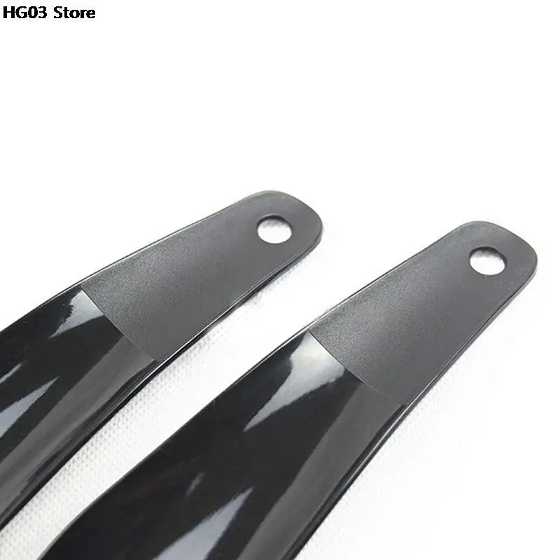 1PCS 16cm Flexible Sturdy Slip Shoe Horns Professional Black Plastick Shoe Horn Spoon Shape Shoehorn Shoe Lifter
