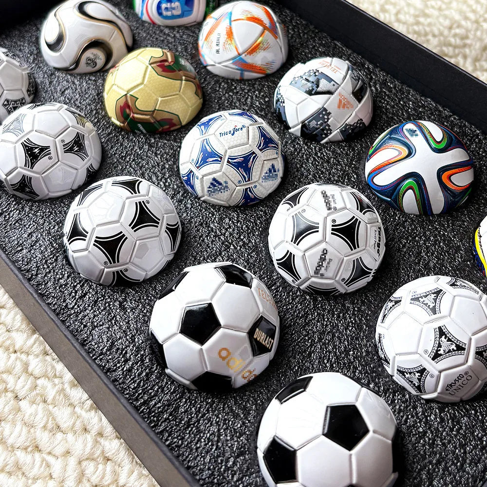 2026 FIFA Mini Soccer Ball Set 15PCS 3.8cm Football Collectible Models World Cup Fan Souvenir Gift Sports Memorabilia Collection