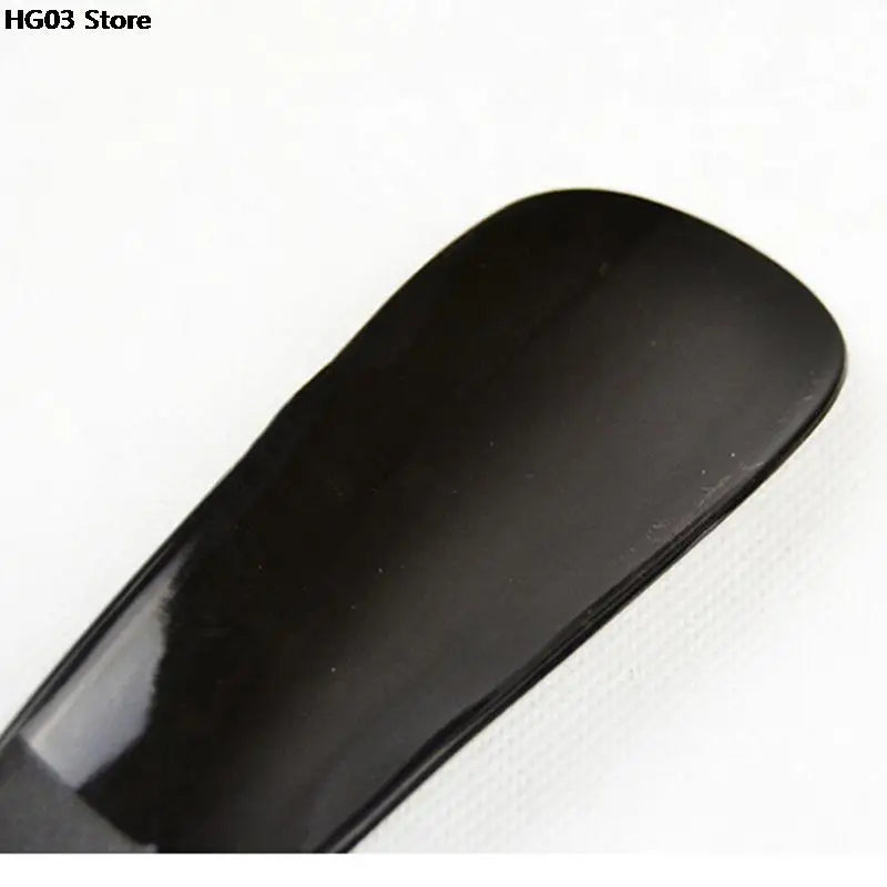 1PCS 16cm Flexible Sturdy Slip Shoe Horns Professional Black Plastick Shoe Horn Spoon Shape Shoehorn Shoe Lifter
