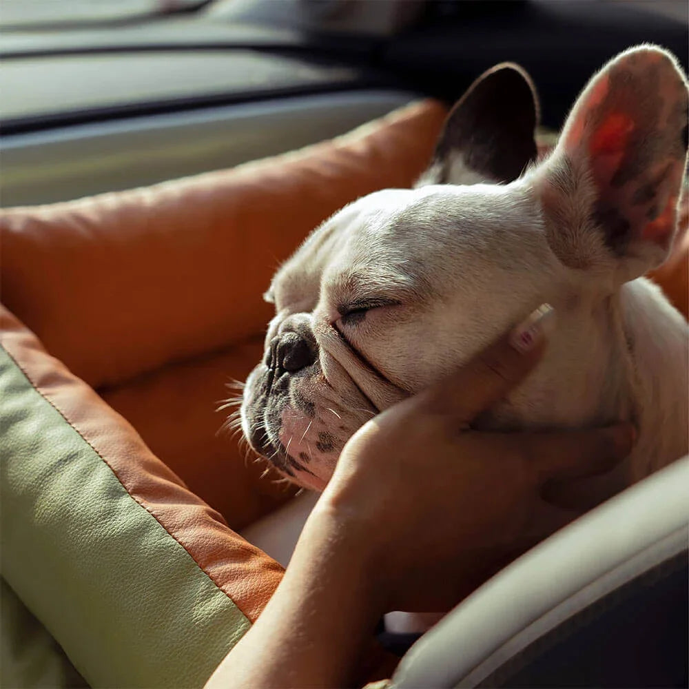Winter Pet Outing Lathe Luxury Faux Leather Dog Car Seat/Cat Car Bed/Booster Bed Pet Booster Car Seat Comfortable Cat Travel Bed