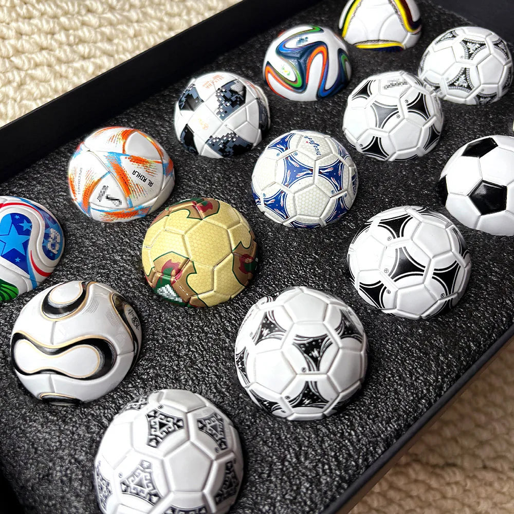 2026 FIFA Mini Soccer Ball Set 15PCS 3.8cm Football Collectible Models World Cup Fan Souvenir Gift Sports Memorabilia Collection
