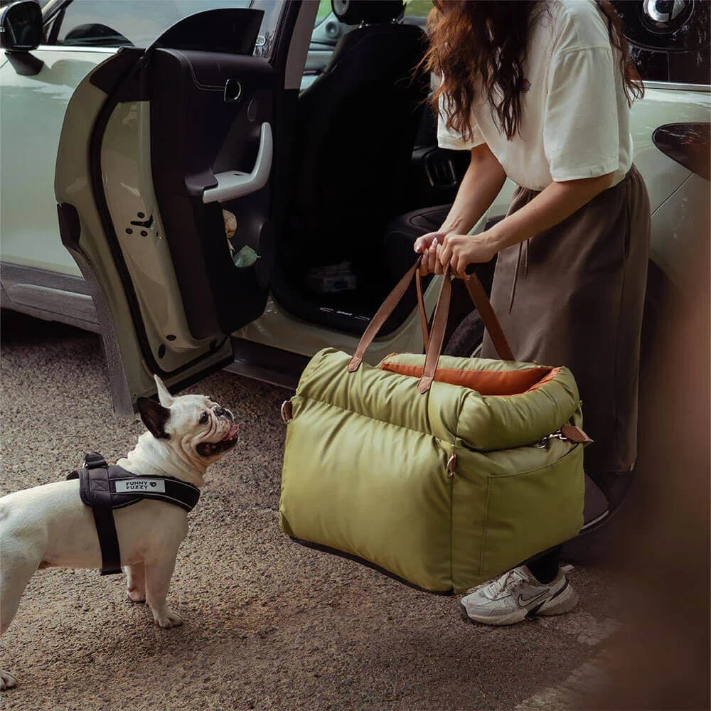 Winter Pet Outing Lathe Luxury Faux Leather Dog Car Seat/Cat Car Bed/Booster Bed Pet Booster Car Seat Comfortable Cat Travel Bed