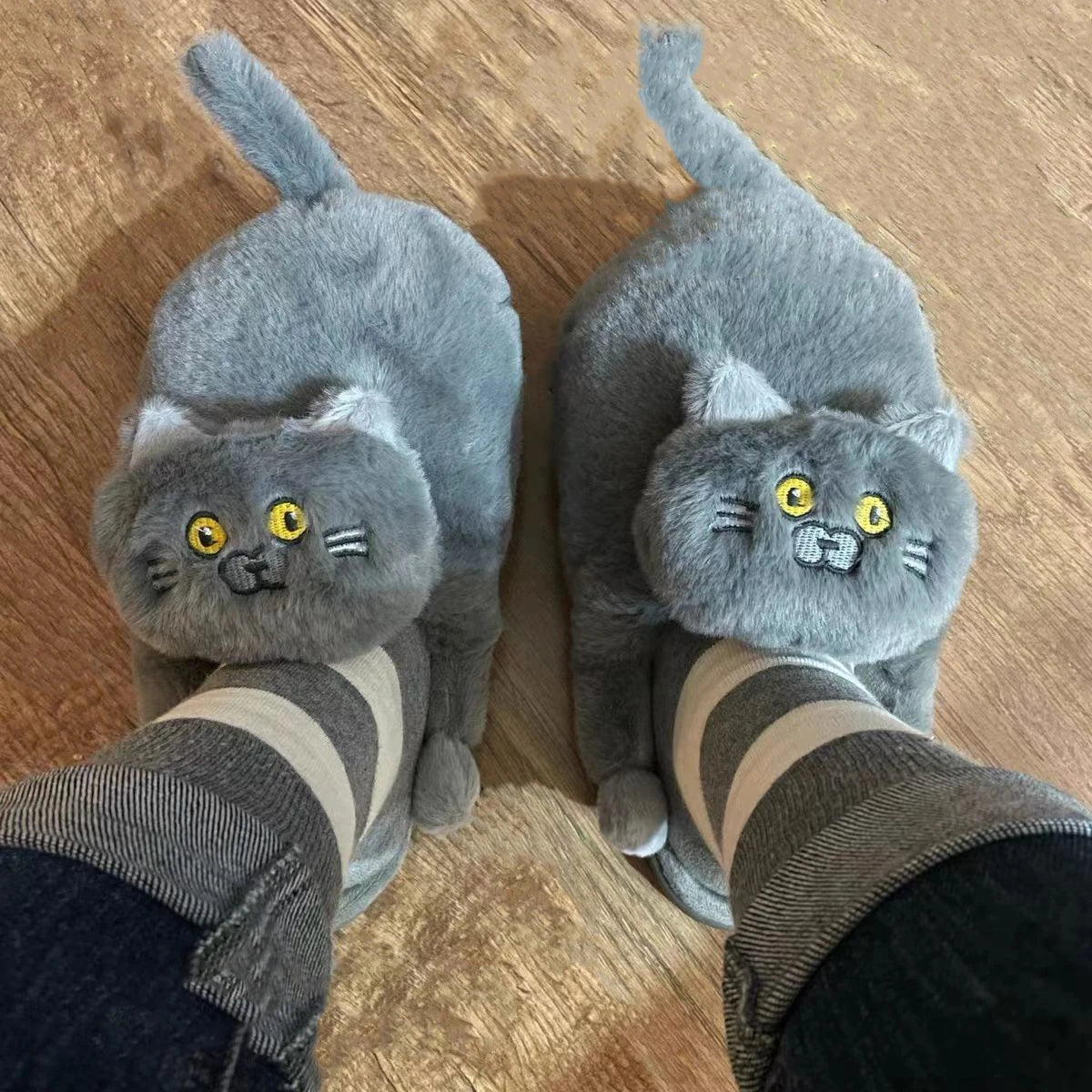 Cuddly Hug Cat Slippers Women Winter Home Fur Slides Kawaii Floor Shoes Furry Slippers Girl Kitty Mules Funny Cute Gift Slippers